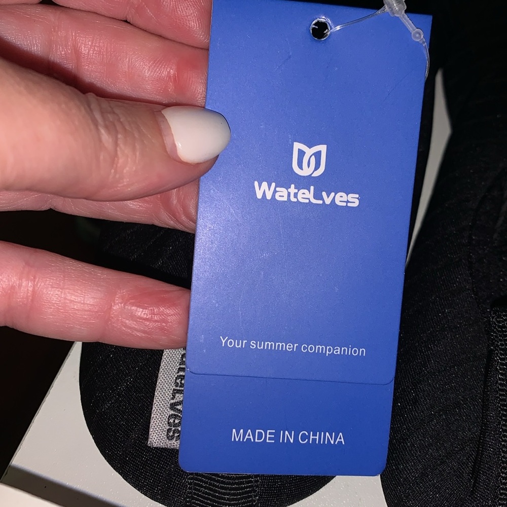 WateLves Black Water Shoes nwt - Picture 6 of 9